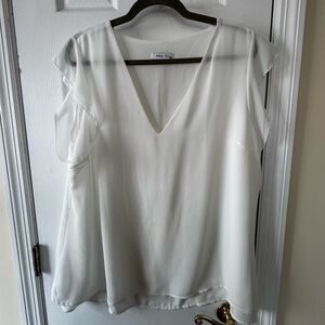 Alice & Co  Flutter Sleeve Blouse